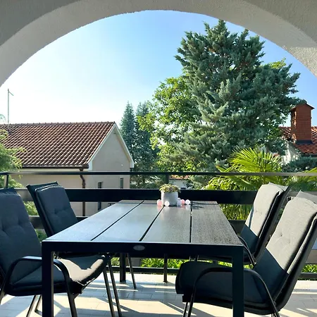 Apartment Bella 1 Malinska